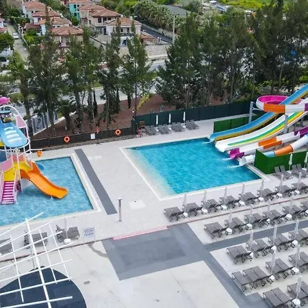 Lueks 5 Yildizli Otelde Apartment Kusadasi